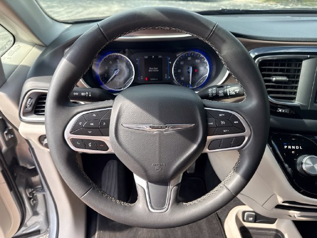Used 2023 Chrysler Voyager LX FWD image 16