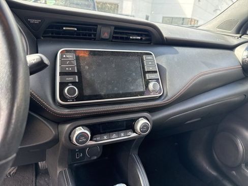 Used 2019 Nissan Kicks SR image 6