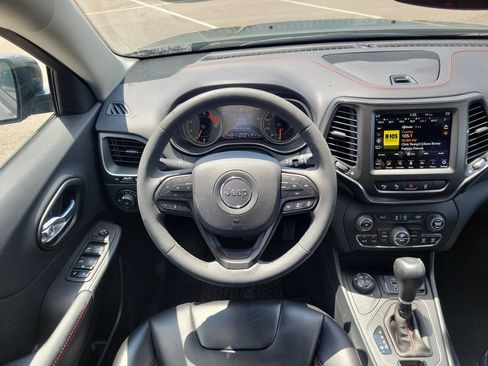 Used 2023 Jeep Cherokee Trailhawk AWD/4WD image 12