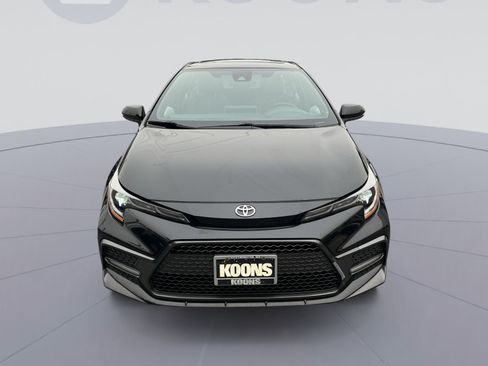 Used 2020 Toyota Corolla SE w/ SE Premium Package FWD image 11