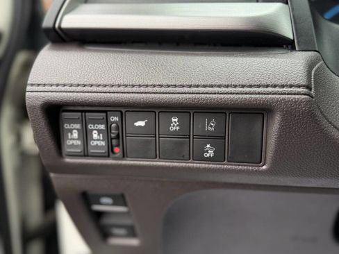 Used 2018 Honda Odyssey EX-L image 16