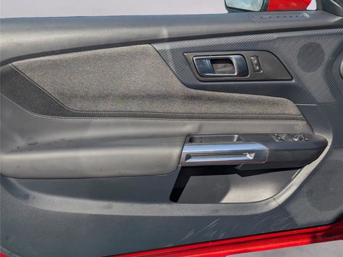 Used 2025 Ford Mustang Coupe image 31