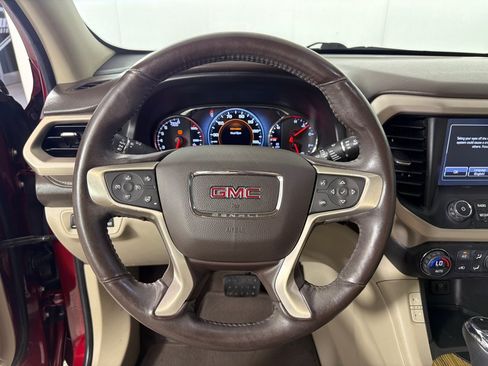 Used 2017 GMC Acadia Denali w/ Technology Package FWD image 15