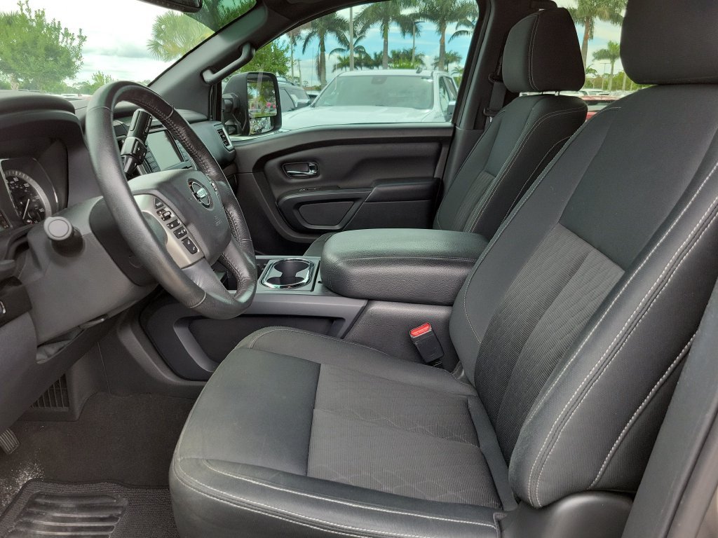 Used 2019 Nissan Titan SV w/ SV Convenience Package AWD/4WD image 30