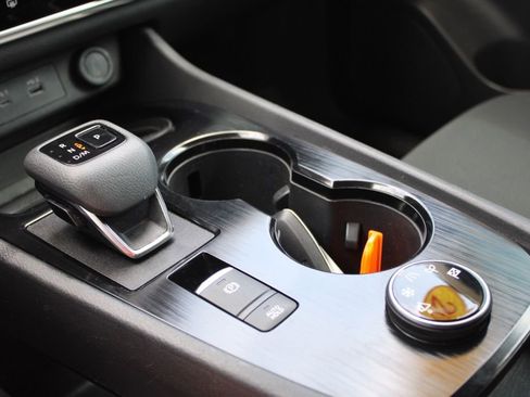 Used 2023 Nissan Rogue S image 36