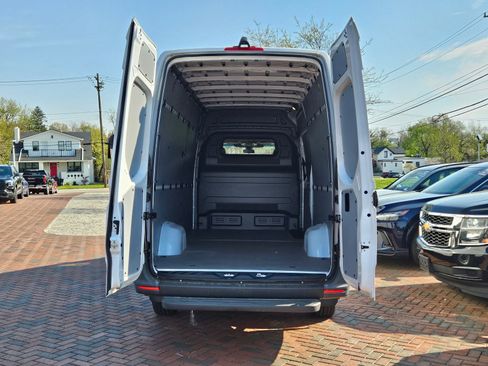 New 2024 Mercedes-Benz eSprinter 170 Cargo image 37