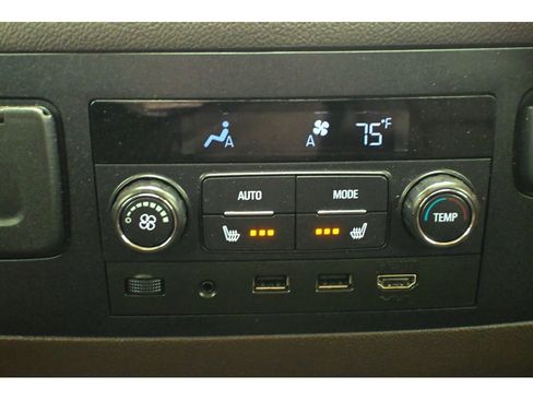 Used 2019 Chevrolet Suburban Premier image 29