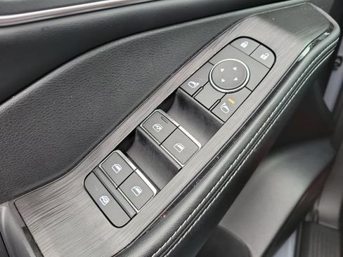 Used 2025 Nissan Rogue Platinum FWD image 22