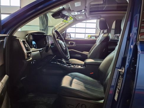 Used 2023 Kia Sorento SX image 19
