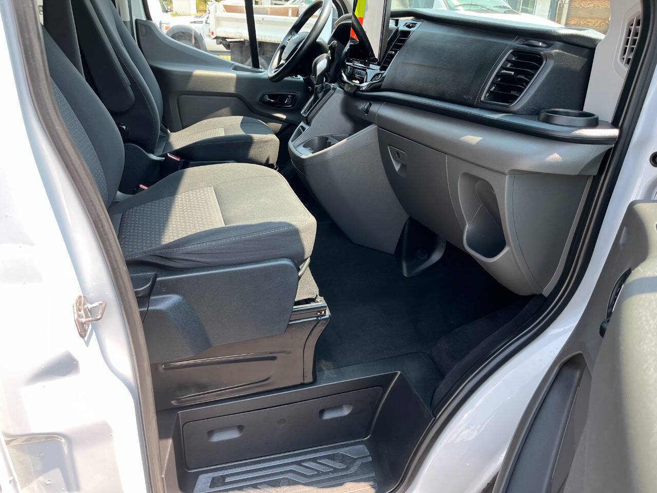 Used 2024 Ford Transit 350 XLT RWD image 21