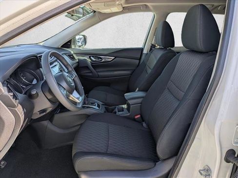 Used 2017 Nissan Rogue SV image 16