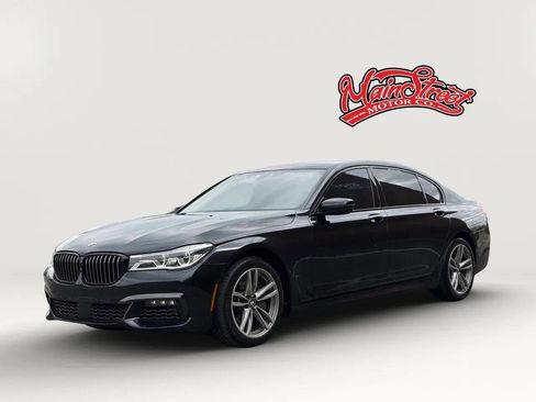 Used 2017 BMW 750i xDrive image 3