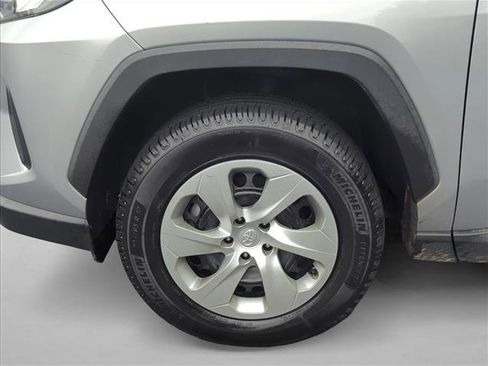 Used 2021 Toyota RAV4 LE image 29