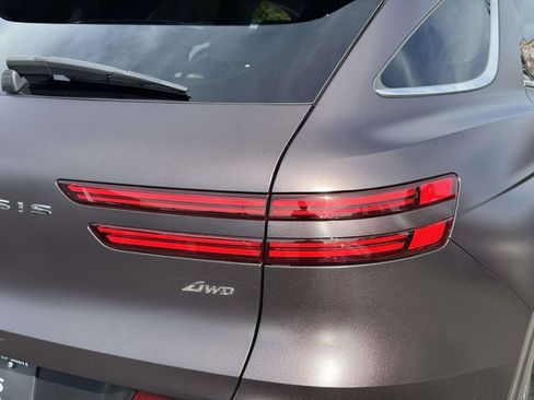 Certified 2023 Genesis GV70 2.5T w/ Select Package AWD/4WD image 11