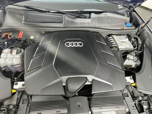Used 2022 Audi Q8 Prestige AWD/4WD image 34