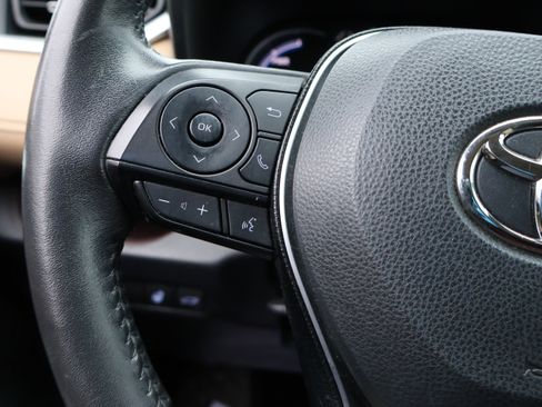 Used 2020 Toyota RAV4 Limited image 33