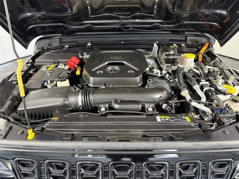 Used 2024 Jeep Wrangler Unlimited AWD/4WD image 13