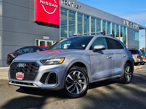 Used 2022 Audi Q5 2.0T Premium w/ Convenience Package image 1
