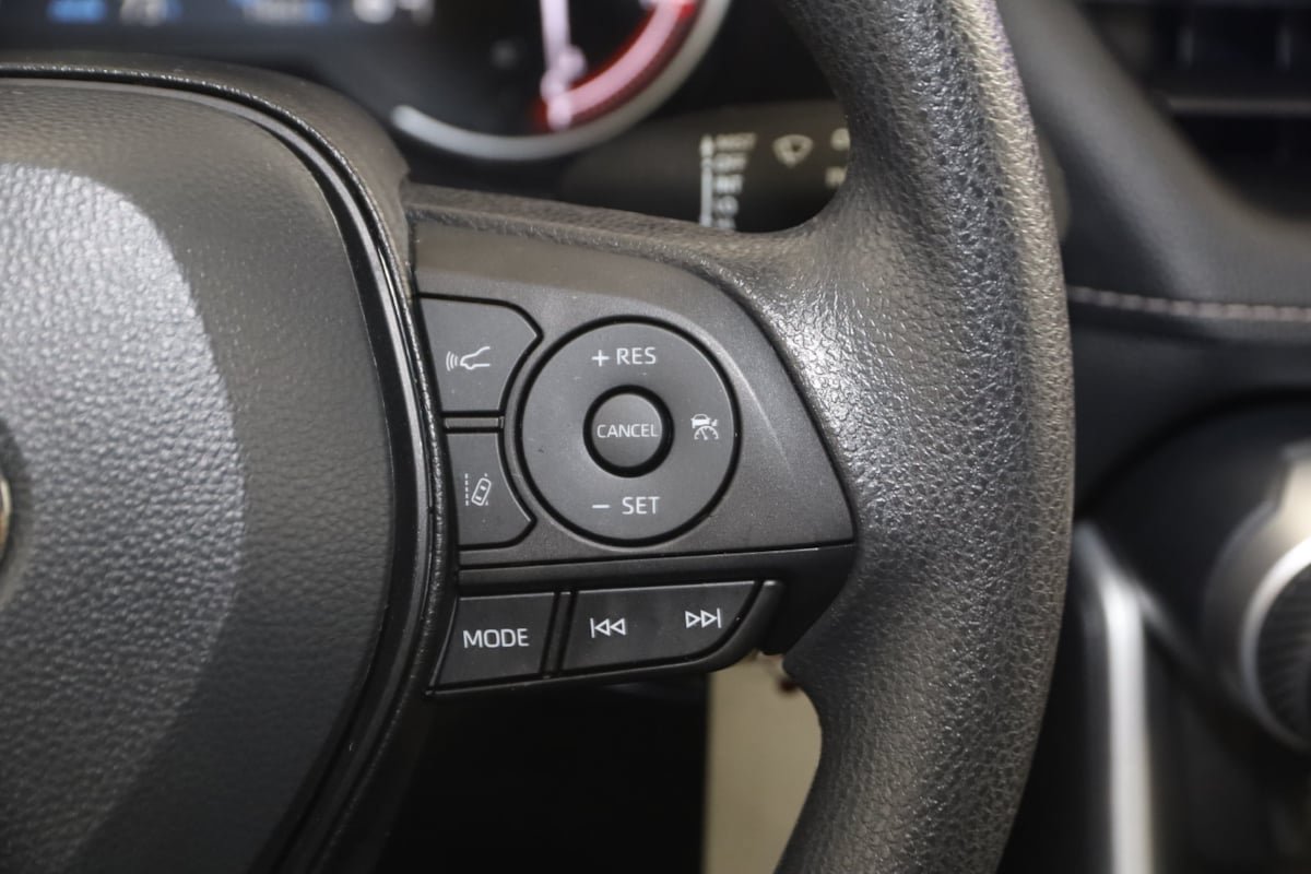 Used 2025 Toyota RAV4 LE AWD/4WD image 26