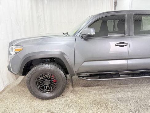 Used 2021 Toyota Tacoma TRD Off-Road w/ Technology Package image 4
