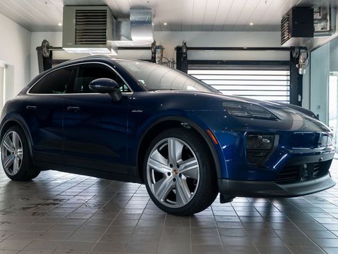 New 2024 Porsche Macan 4 Electric image 6