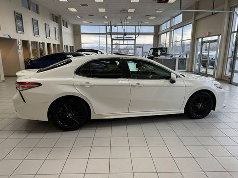 Used 2018 Toyota Camry SE w/ Moonroof Package FWD image 63
