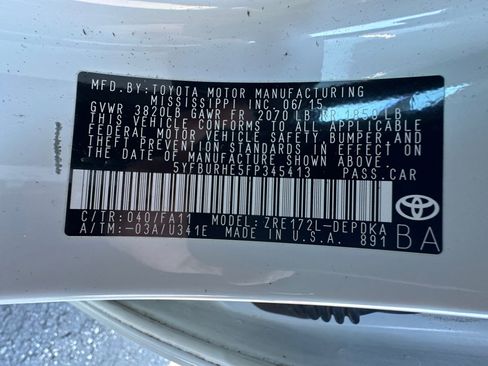 Used 2015 Toyota Corolla L image 38