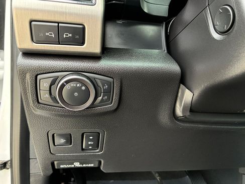 Used 2019 Ford F350 Platinum w/ Platinum Ultimate Package AWD/4WD image 27
