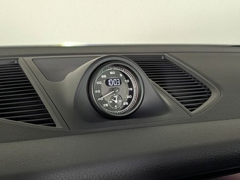 New 2026 Porsche Macan image 31