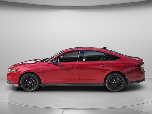 Certified 2025 Honda Accord SE image 5