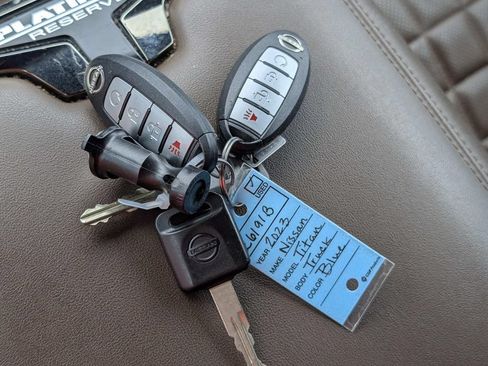 Used 2023 Nissan Titan Platinum Reserve w/ Moonroof Package RWD image 32