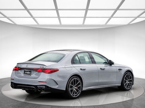 New 2026 Mercedes-Benz E 53 AMG e 4MATIC Sedan image 4