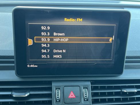 Used 2020 Audi Q5 2.0T Premium w/ Convenience Package image 18