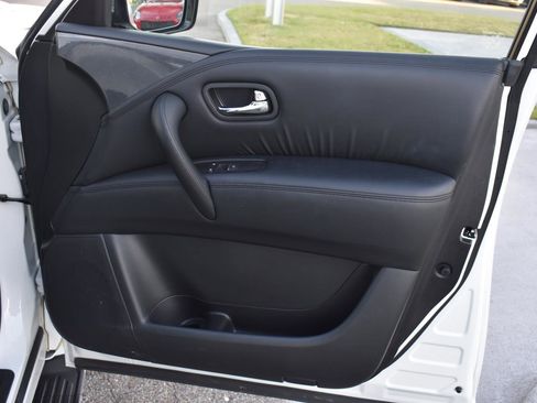 Used 2024 Nissan Armada SV image 70