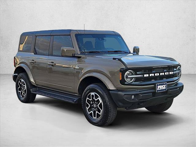 Used 2025 Ford Bronco Outer Banks AWD/4WD image 3