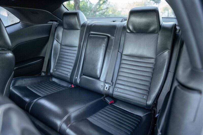 Used 2013 Dodge Challenger SXT RWD image 15