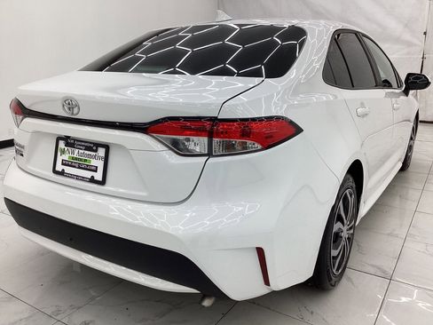 Used 2020 Toyota Corolla LE w/ Carpet Mat Package (TMS) FWD image 8