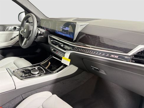 New 2026 BMW X5 xDrive40i AWD/4WD image 30