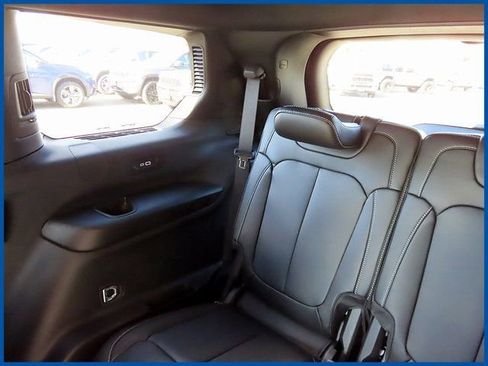New 2025 Jeep Grand Cherokee L Limited image 11