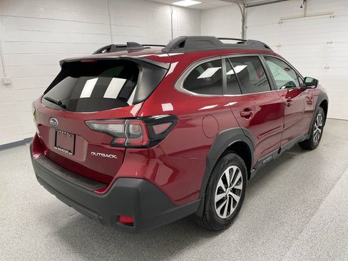 Used 2025 Subaru Outback Premium AWD/4WD image 11