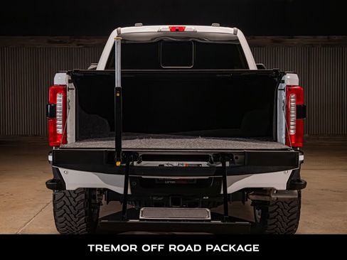 Used 2025 Ford F250 Lariat w/ Lariat Ultimate Package AWD/4WD image 8