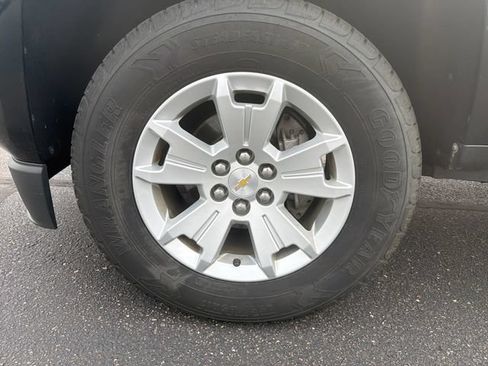 Used 2018 Chevrolet Colorado LT AWD/4WD image 32