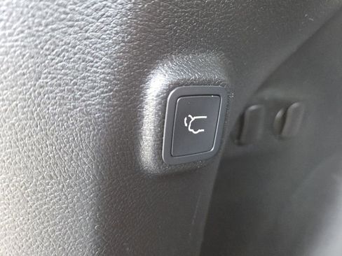 Used 2019 Jeep Cherokee Trailhawk w/ Comfort/Convenience Group image 20