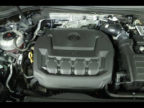 Used 2022 Volkswagen Tiguan SE AWD/4WD image 19