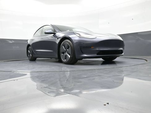Used 2023 Tesla Model 3 Standard Range RWD image 30