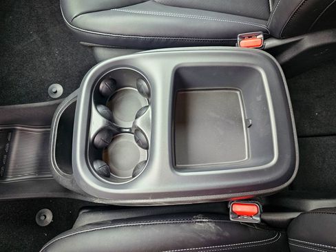 New 2026 Chrysler Pacifica Select image 28