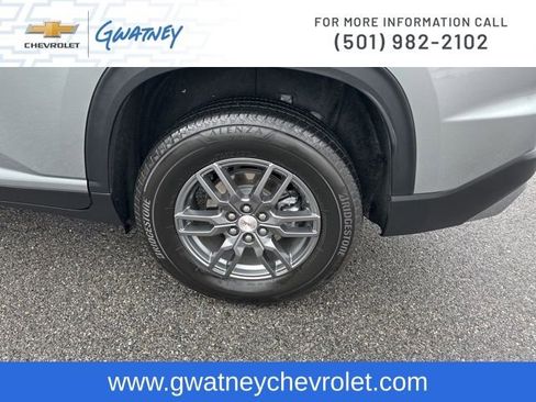 Used 2025 GMC Acadia Elevation image 10