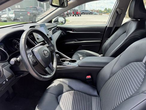 Used 2024 Toyota Camry SE FWD image 4