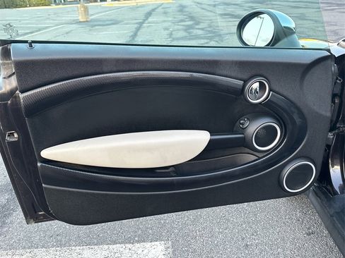 Used 2015 MINI Cooper S image 13