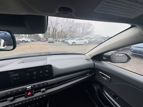 Used 2025 Kia K4 LXS image 33